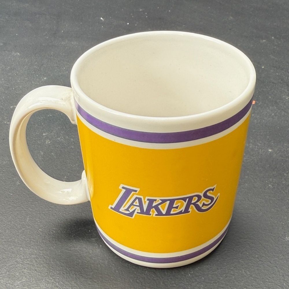 Vintage Los Angeles Lakers NBA Mug Yellow Purple Team Logo - Picture 2 of 3